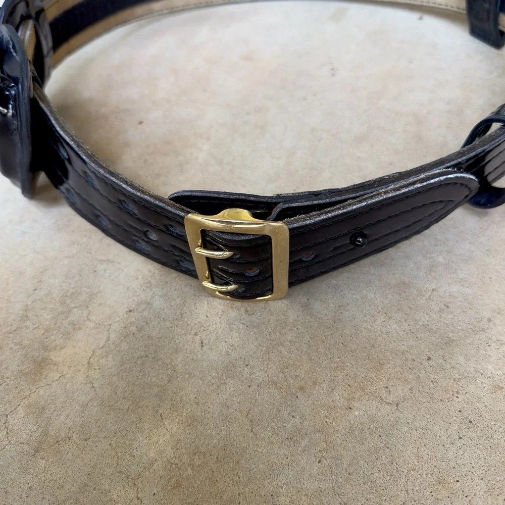 Safariland Duty Belt MDL 87V 44/110 4210 Black Solid Brass Buckle Handcuff Cases